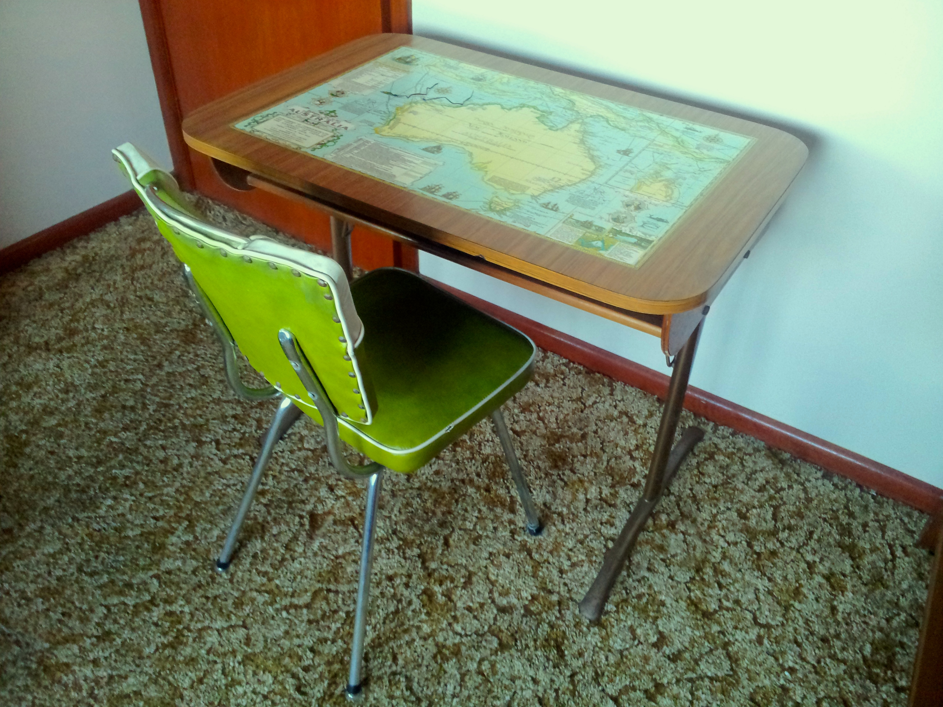 DOCUMENTATION MAP DESK CHAIR PIC 6